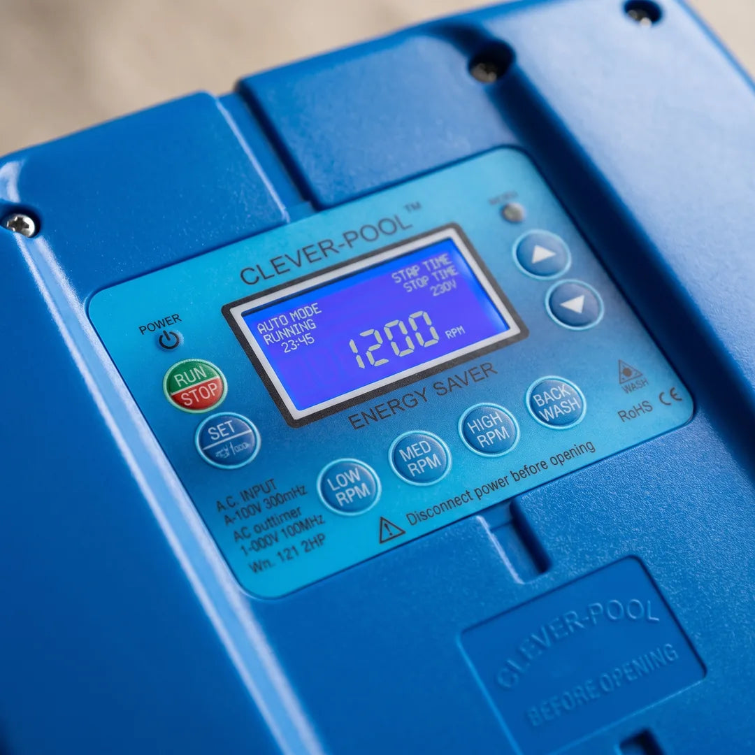 Variador de frecuencia clever pool 2hp max. 220v — detalle de bornes y timer