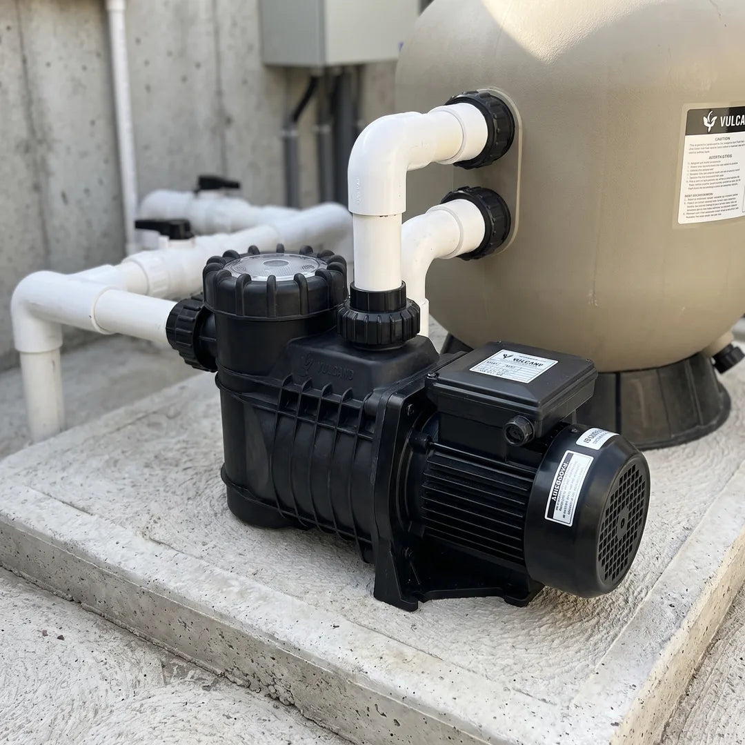 Bomba 1/3 hp premium italiano vulcano — instalada junto al filtro