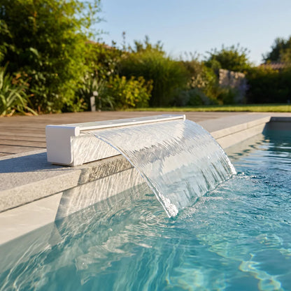 Cascada Abs – Lamina De Agua 120Cm Ancho — instalada en el muro de la piscina