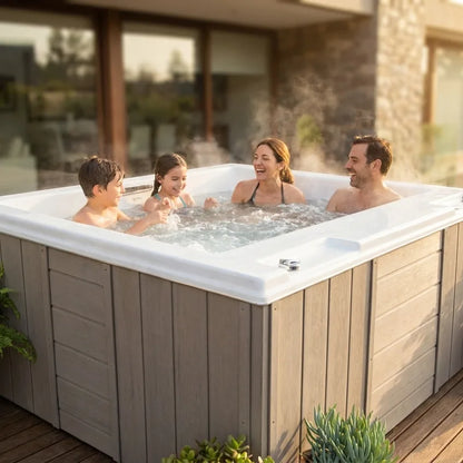 Familia disfrutando el Spa Bali en la terraza de su casa