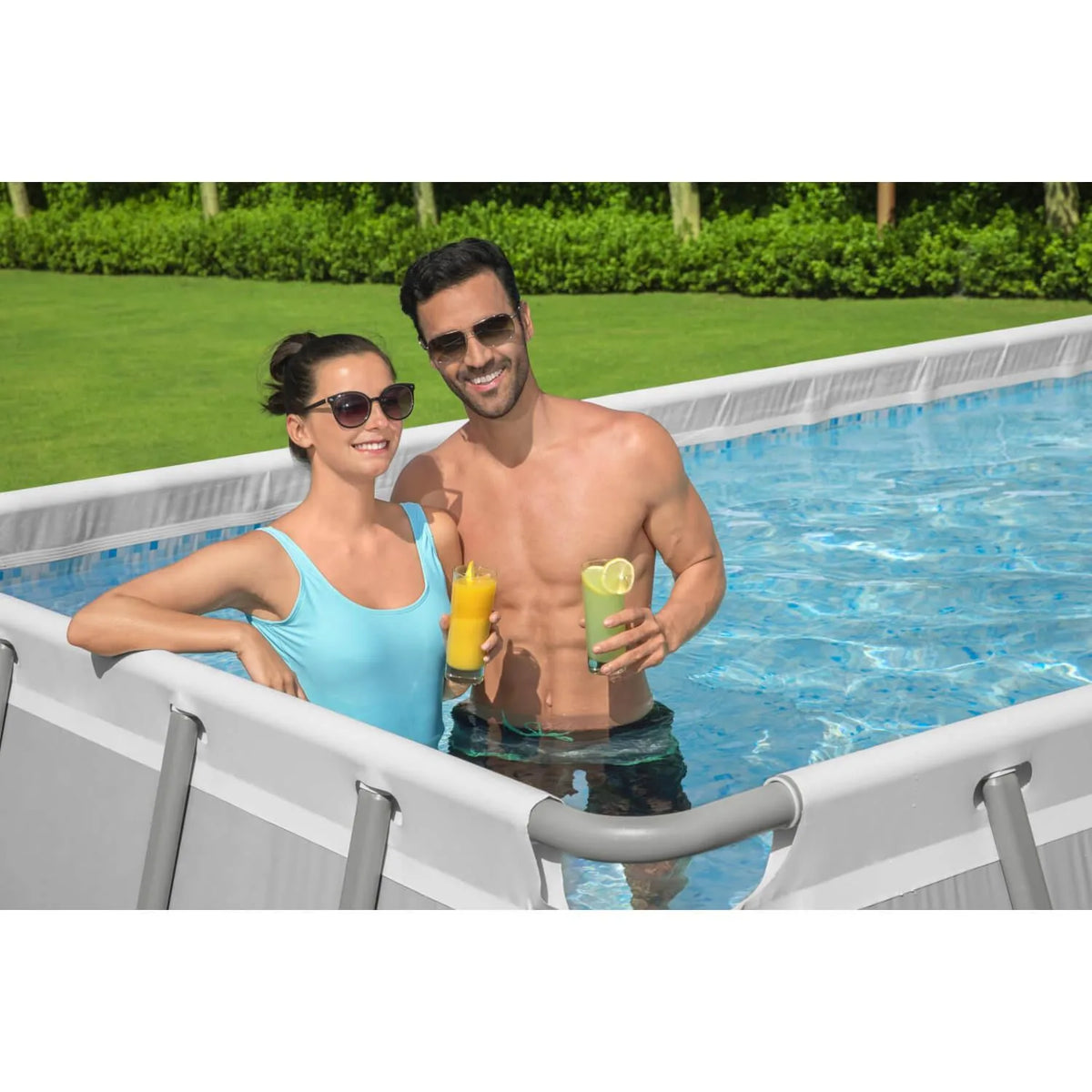 Piscina Bestway Power Steel 6,40 x 2,74 x 1,32 m en uso