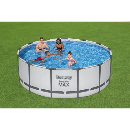 Piscina Bestway Steel Pro MAX Redonda 3,96 x 1,22 m en uso