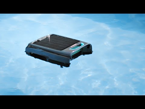 Aiper EcoSurfer M2 (Surfer S2) limpiando la superficie de una piscina