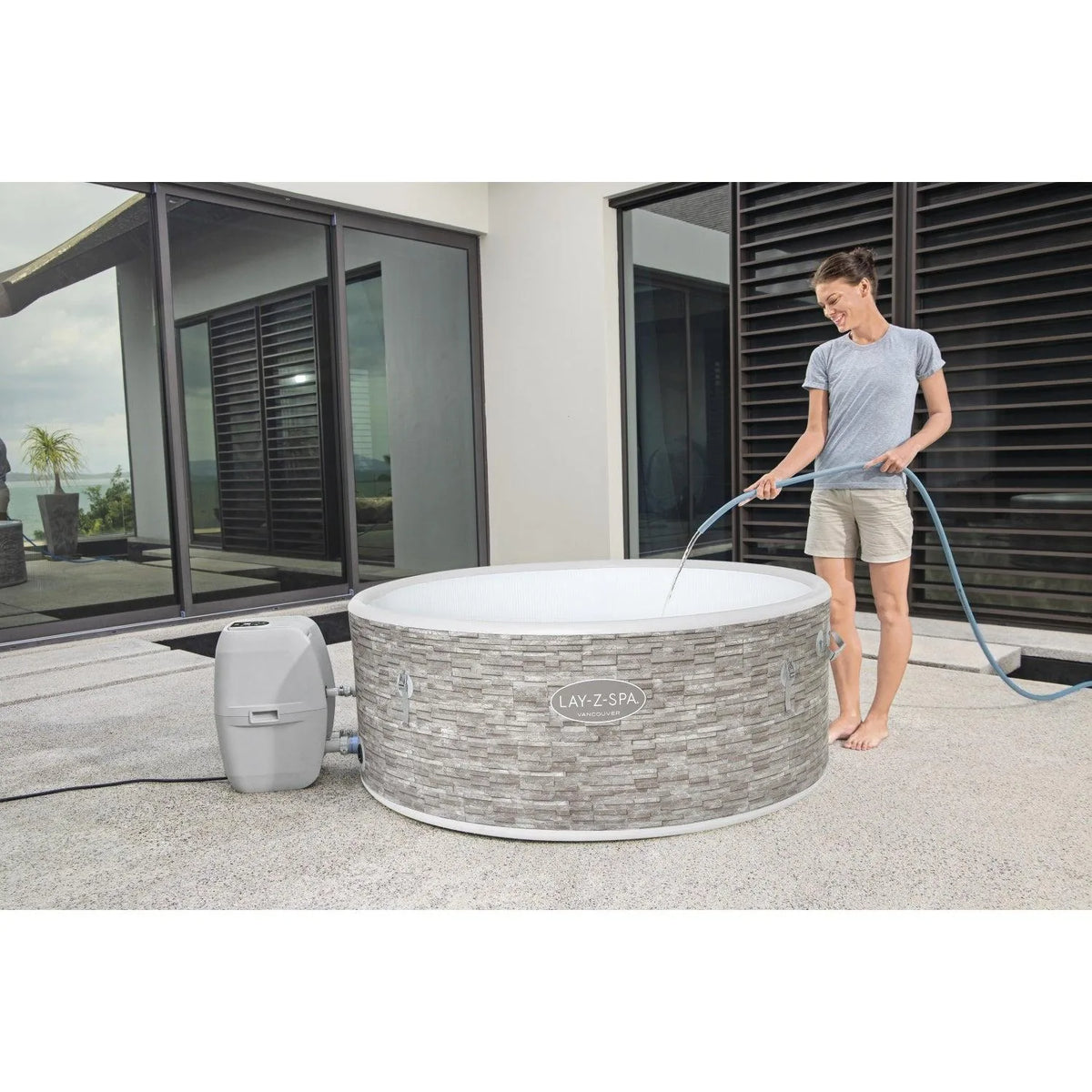 Spa Inflable Bestway Lay-Z-Spa Vancouver AirJet Plus 3-5 Personas en uso